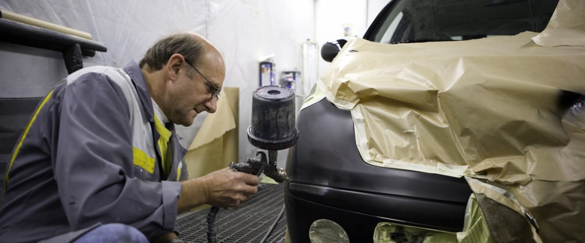 Applying the Paint: A Comprehensive Guide to Auto Body Repair and Painting
